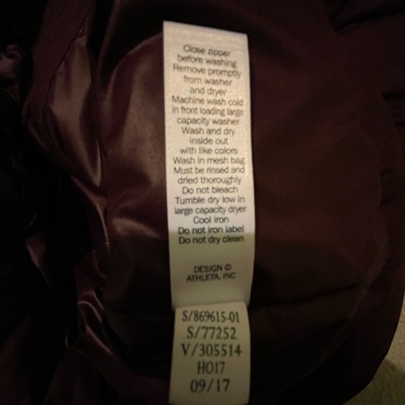 Athleta responsible down CYA vest X-small like new - Picture 8 of 8